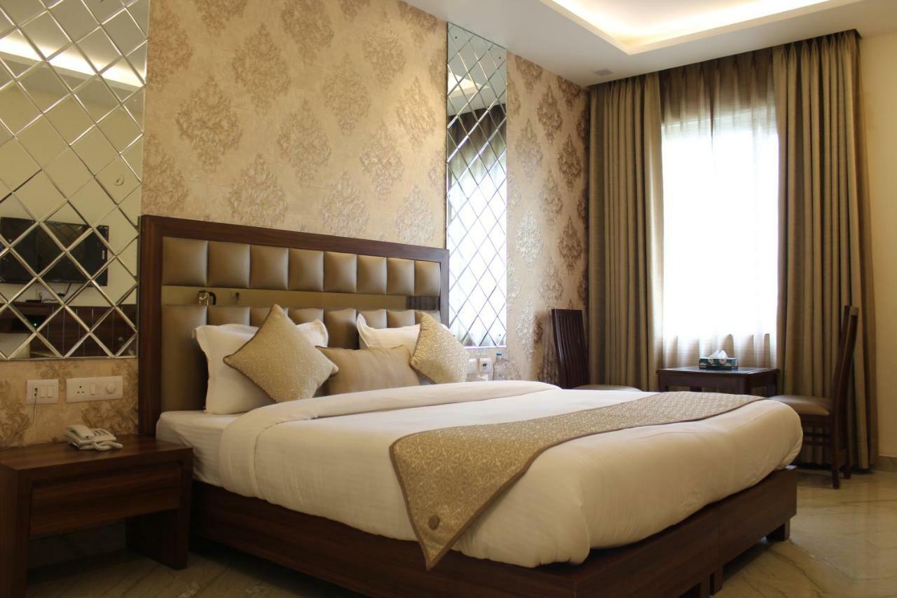 Royal Residence Iffco Chowk Gurgaon Buitenkant foto
